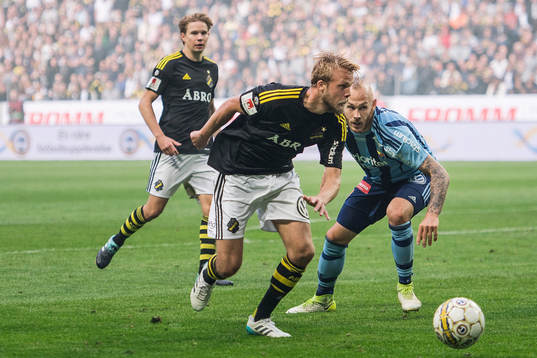 s Daniel Sundgren och Djurgårdens Magnus Eriksson