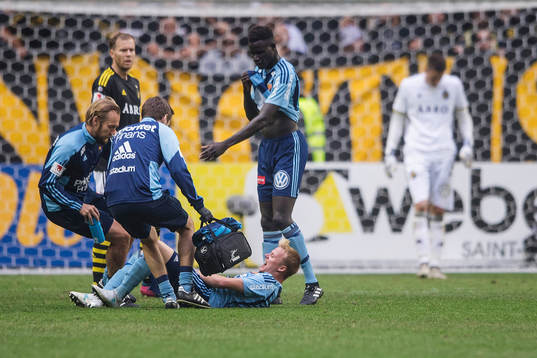 Djurgårdens Elliot Käck får vård