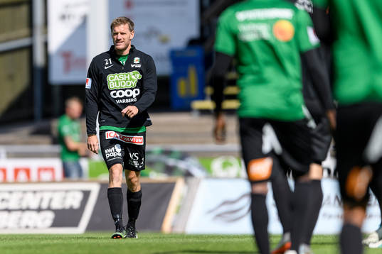 Varbergs Karl Söderström före fotbollsmatchen i