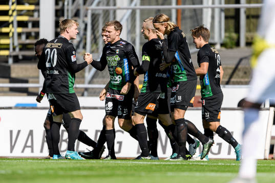 Varbergs spelare jublar