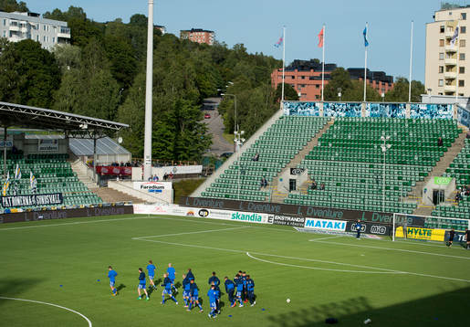 GIF Sundsvall värmer upp innan fotbollsmatchen i