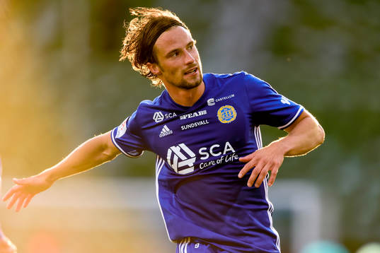Sundsvalls Linus Hallenius jublar