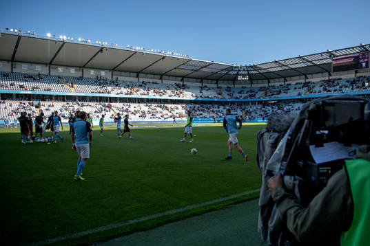 Malmö FFs spelare värmer upp