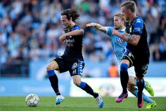 IFK Göteborgs Mikkel Diskerud och Malmö FFs Oscar Lewicki