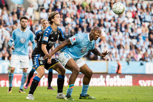 Malmö FFs Carlos Strandberg och IFK Göteborgs August