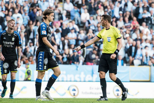 Domare Andreas Ekberg dömmer straff