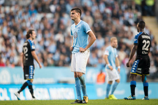 Malmö FFs Alexander Jeremejeff deppar