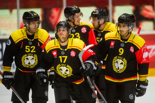 Alexander Bjurström and Louie Caporusso of Brynäs