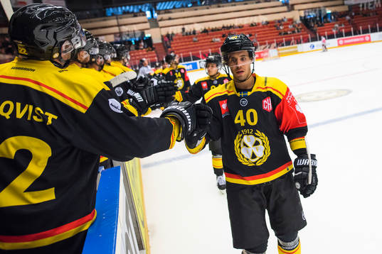 Jesper Jensen of Brynäs celebrates the 8-0 goal