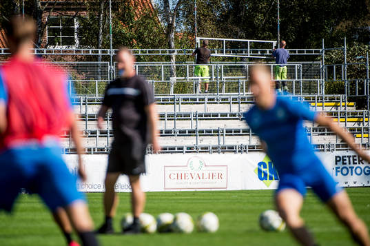 Förberedelser i bakgrunden