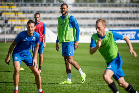 Salif Camara Jönsson i mitten