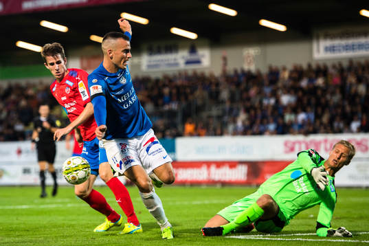 Trelleborgs Dino Islamovic utmanar Helsingborgs Adam