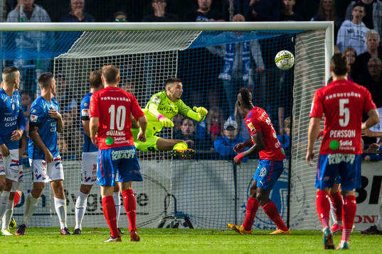 Helsingborgs Darijan Bojanic missar målchans på