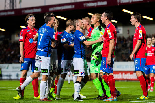 Bråk mellan Trelleborgs Dino Islamovic och Helsingborgs