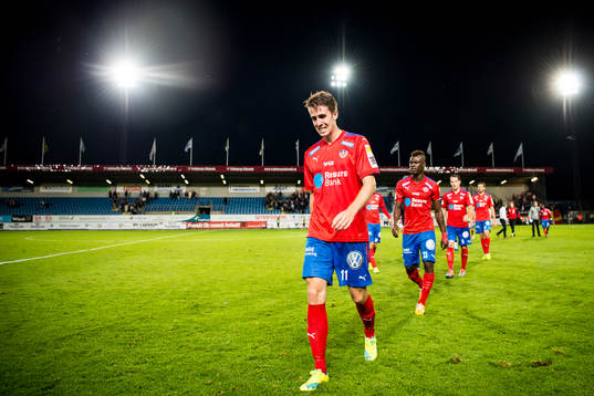 Helsingborgs Adam Eriksson deppar när han lämnar planen