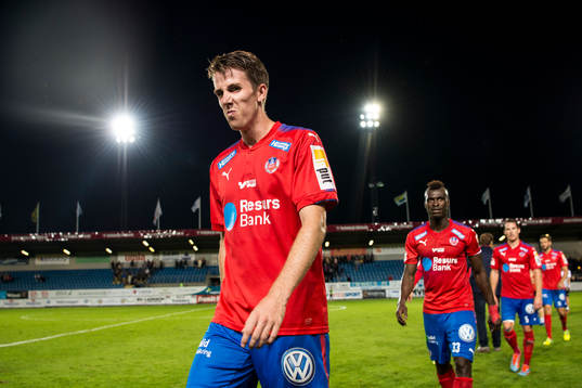 Helsingborgs Adam Eriksson deppar när han lämnar planen