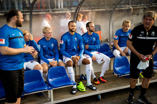 Trelleborgs Salif Camara Jönsson på bänken