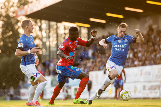 Helsingborgs Oke Akpoveta mot Trelleborgs Magnus Andersson