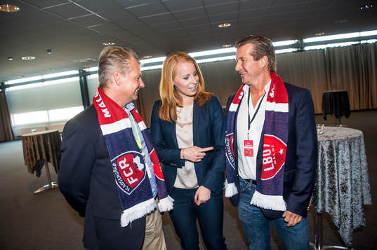 Nicklas Larsson, ordförande LB07, Annie Lööf,