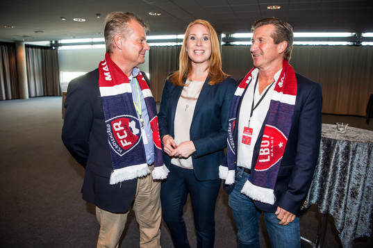 Nicklas Larsson, ordförande LB07, Annie Lööf,