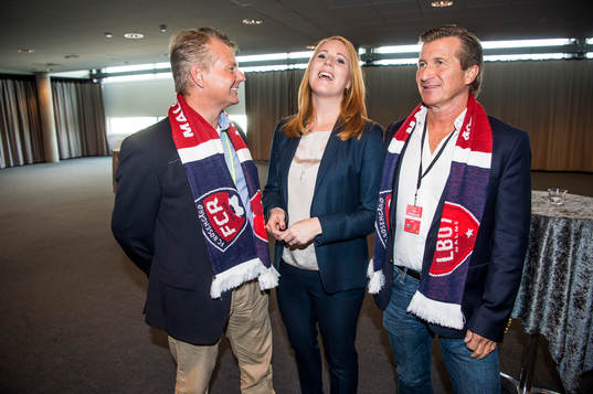 Nicklas Larsson, ordförande LB07, Annie Lööf,