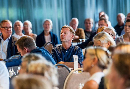 Peter Gerhardsson är damlandslagets  förbundskapten