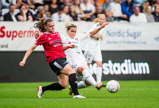 LB07s Rebecka Persson och Rosengårds Hanna Folkesson