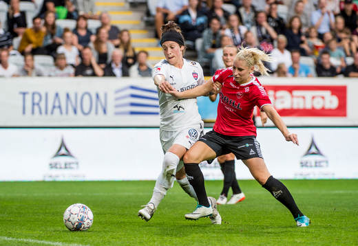 Rosengårds Ella Masar McLeod och LB07s Malin Winberg