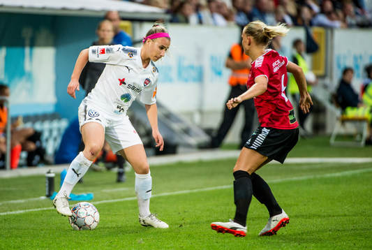 Rosengårds Jenna Hellstrom mot LB07s Sofia Wännerdahl