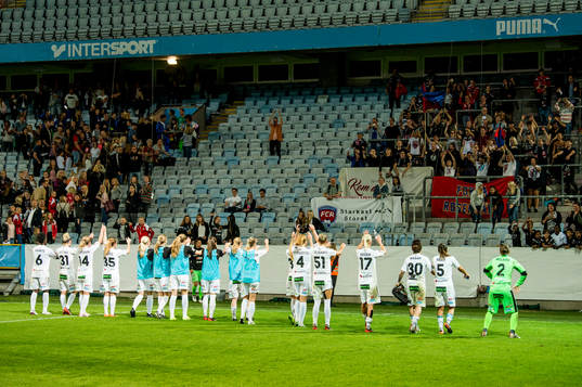 Rosengårds spelare tackar fansen