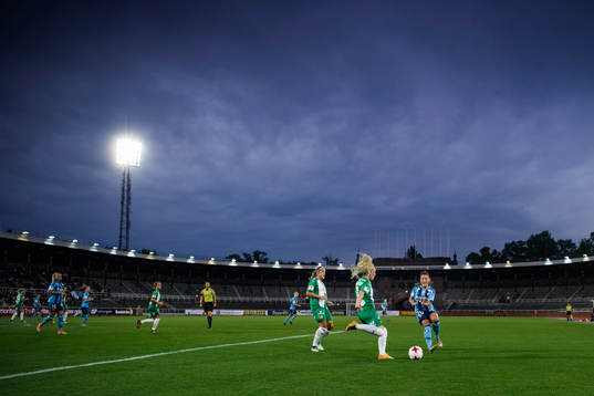 Djurgårdens Johanna Rytting Kaneryd mot Hammarbys Cathrine