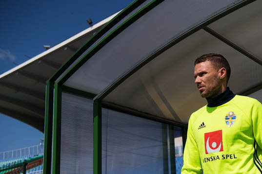 Marcus Berg på väg ut till Sveriges fotbollslandslags
