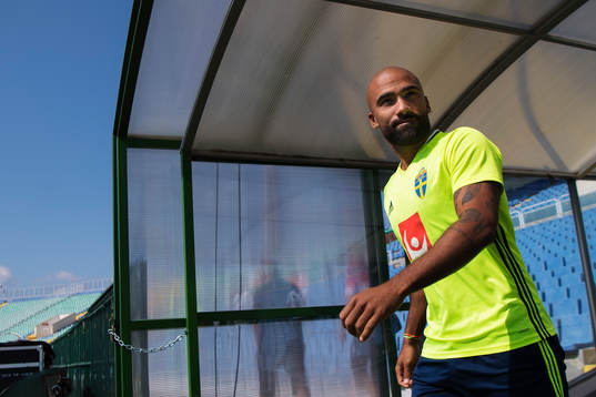 Samuel Armenteros på väg ut till Sveriges