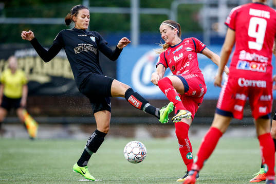 Göteborgs Beata Kollmats och Linköpings Kosovare Asllani