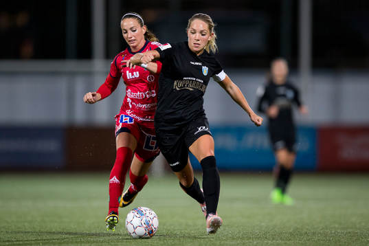 Linköpings Kosovare Asllani och Göteborgs Elin Rubensson