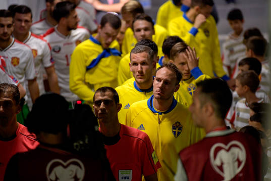 Sveriges Andreas Granqvist leder ut laget