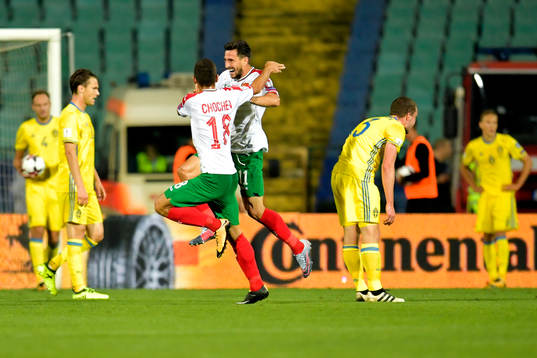 Bulgariens Ivaylo Chochev och Stanislav Manolev jublar