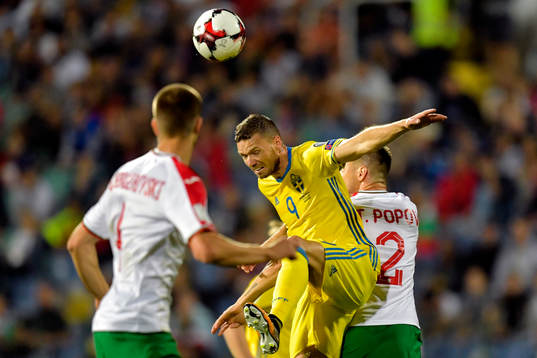 Sveriges Marcus Berg och Bulgariens Strahil Popov