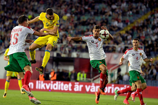 Sveriges Marcus Berg nickar in 2-2