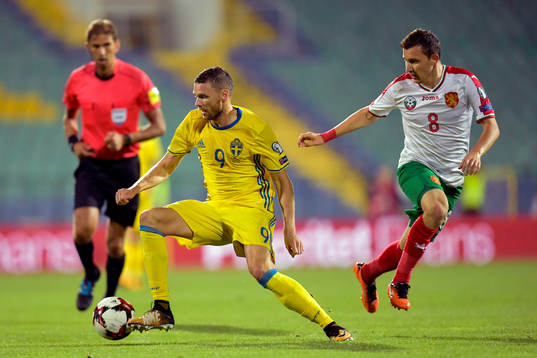 Sveriges Marcus Berg och Bulgariens Todor Nedelev