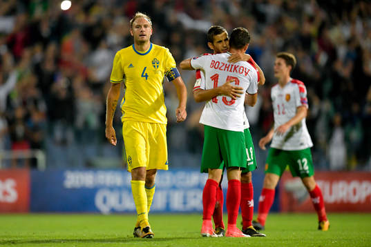 Sveriges Andreas Granqvist deppar och Bulgariens Vasil