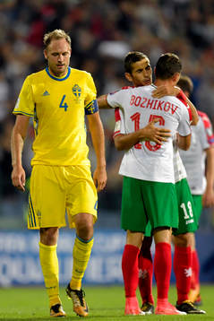 Sveriges Andreas Granqvist deppar och Bulgariens Vasil