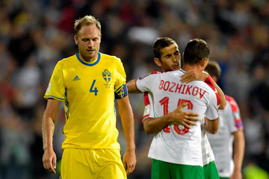 Sveriges Andreas Granqvist deppar och Bulgariens Vasil