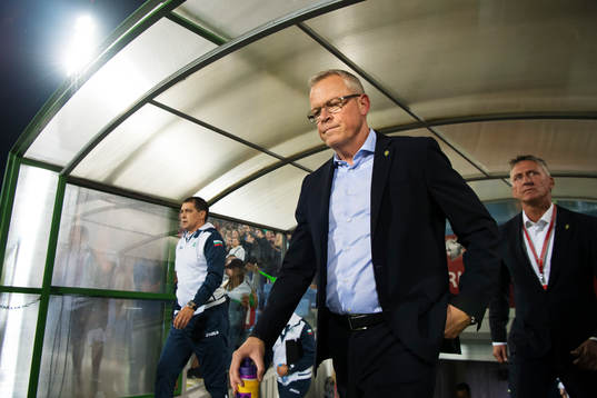 Sveriges förbundskapten Janne Andersson på väg in till