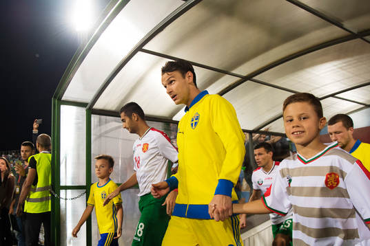 Sveriges Albin Ekdal gör entré till VM-kvalmatchen i