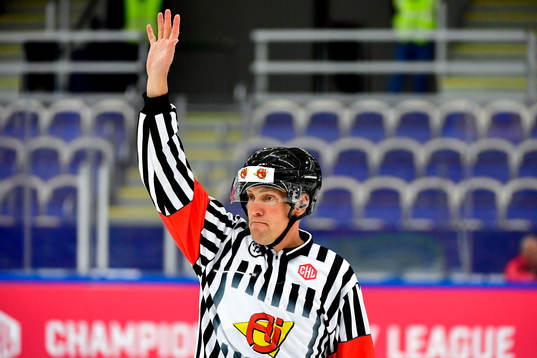 referee Morgan Johansson