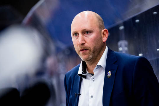 Head coach Pål Gulbrandsen of Stavanger Oilers