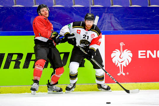 Frederik Storm of Malmö Redhawks and Daniel Böen Rokseth