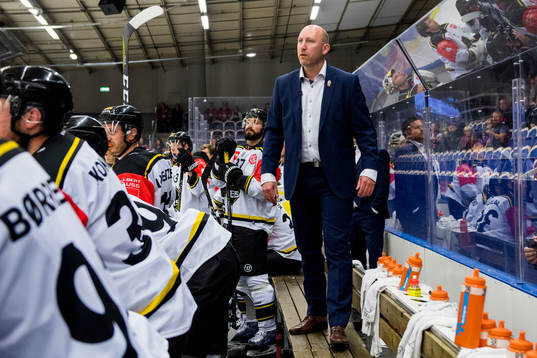 Coach Pål Gulbrandsen of Stavanger Oilers