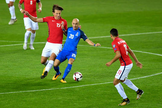 Sander Berge of Norway and Richard Almeida of Azerbaijan